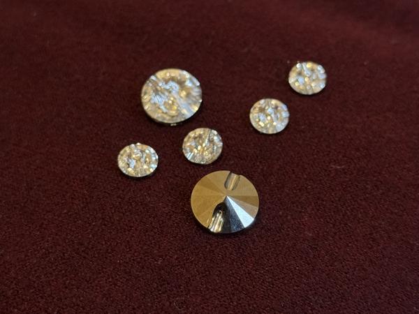 Ґудзики Swarovski фото