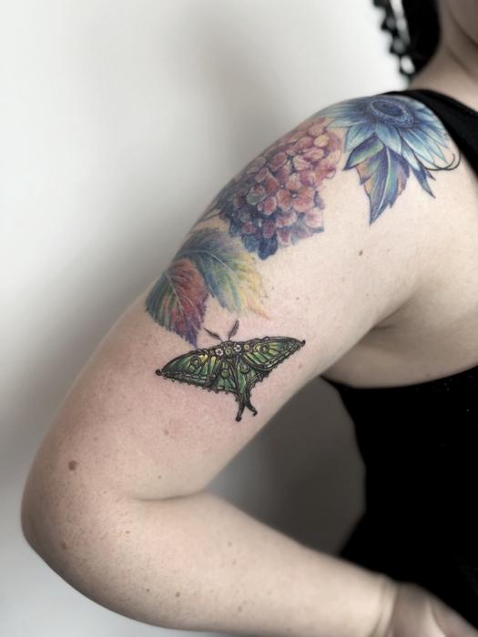 Vean Tattoo: тату, пірсинг, видалення фото 9