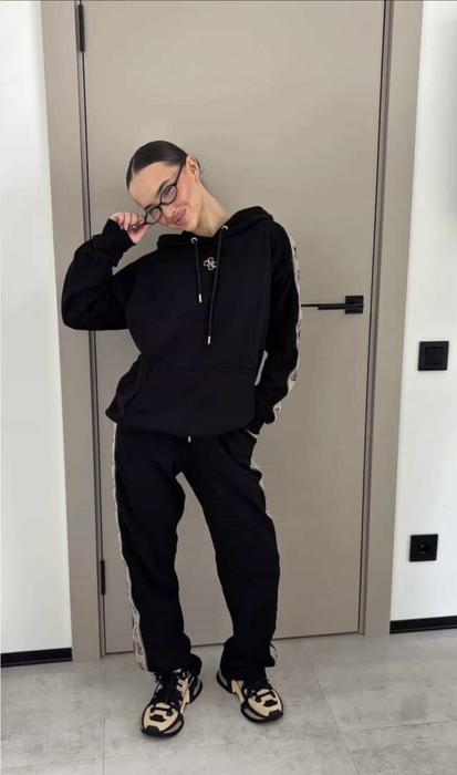 Продаю Костюм GUESS фото 1