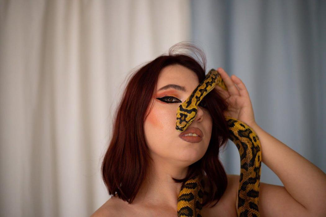 Предлагаю ручных змей для фотосессии фото 2