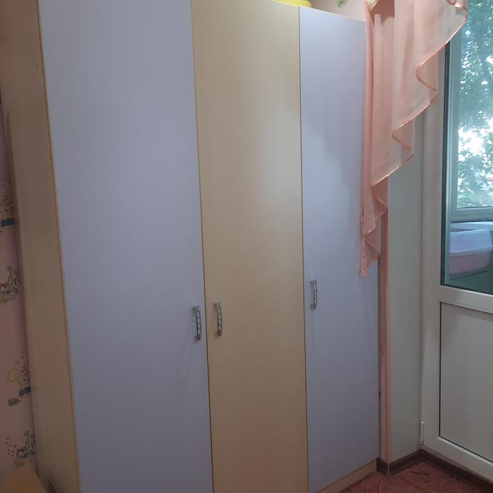 Шкаф для одягу фото 1