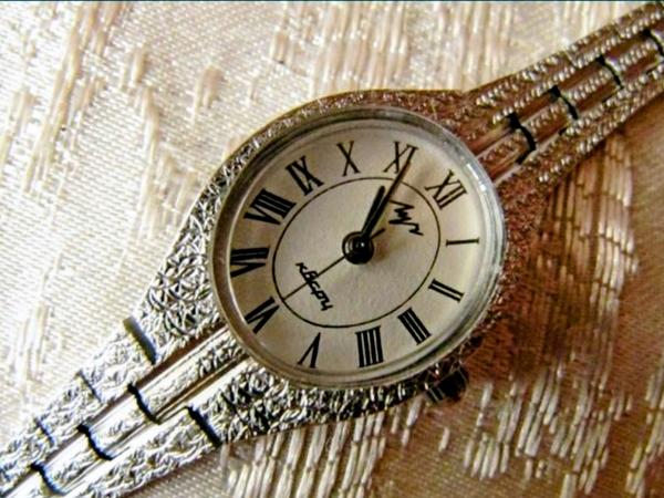 Годинник/Часы Луч ,  кварцевые , новые, женские фото