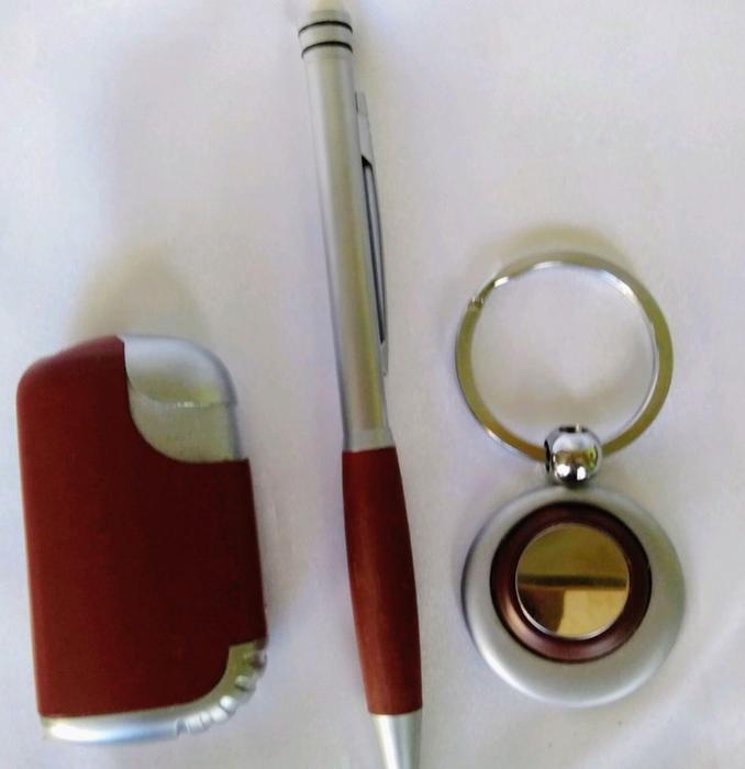 Подарочный набор зажигалка, ручка, брелок, новый photo 4