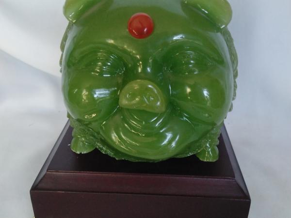 Подарункова нефритова статуетка Свинка , символ уд фото