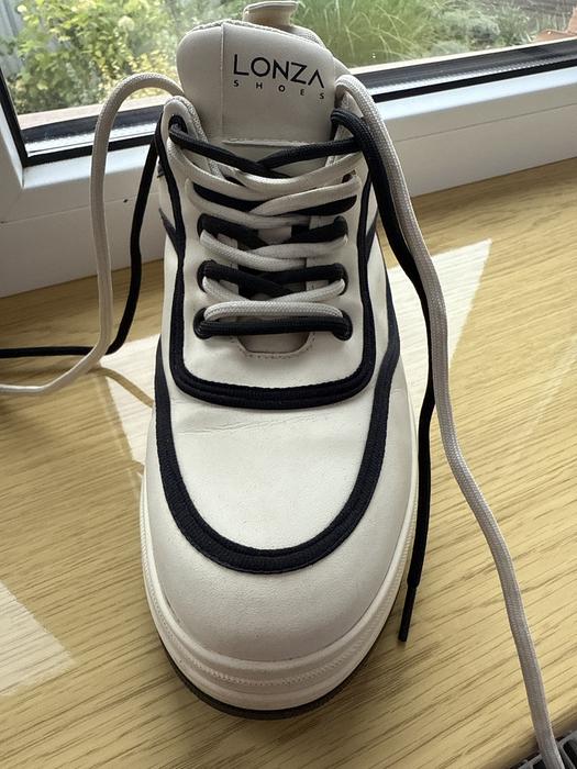 Взуття photo 2