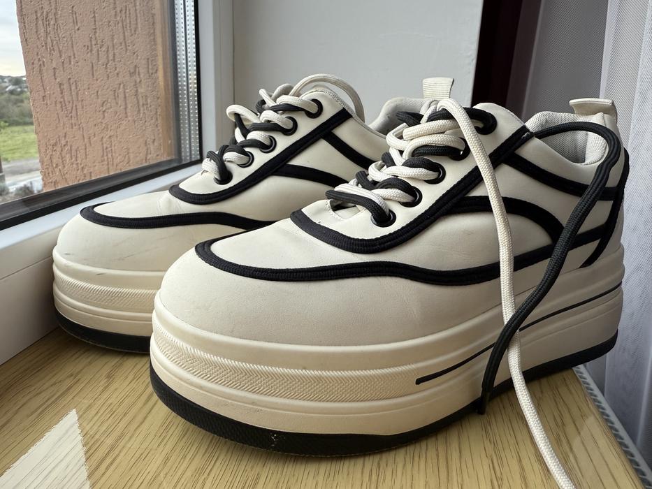 Взуття photo 3