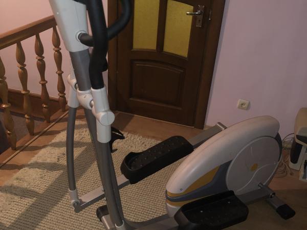 Спортивний інвентар -велотрек фото