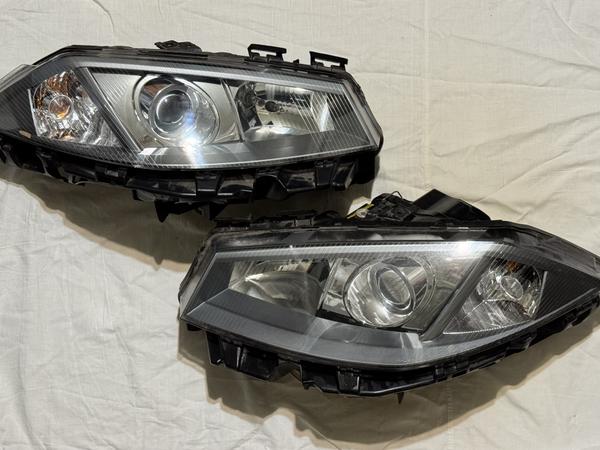 Срочно продам фары (пара) Renault Megane фото