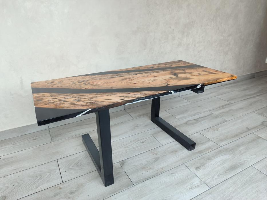 Журнальний столик з епоксидки фото 3