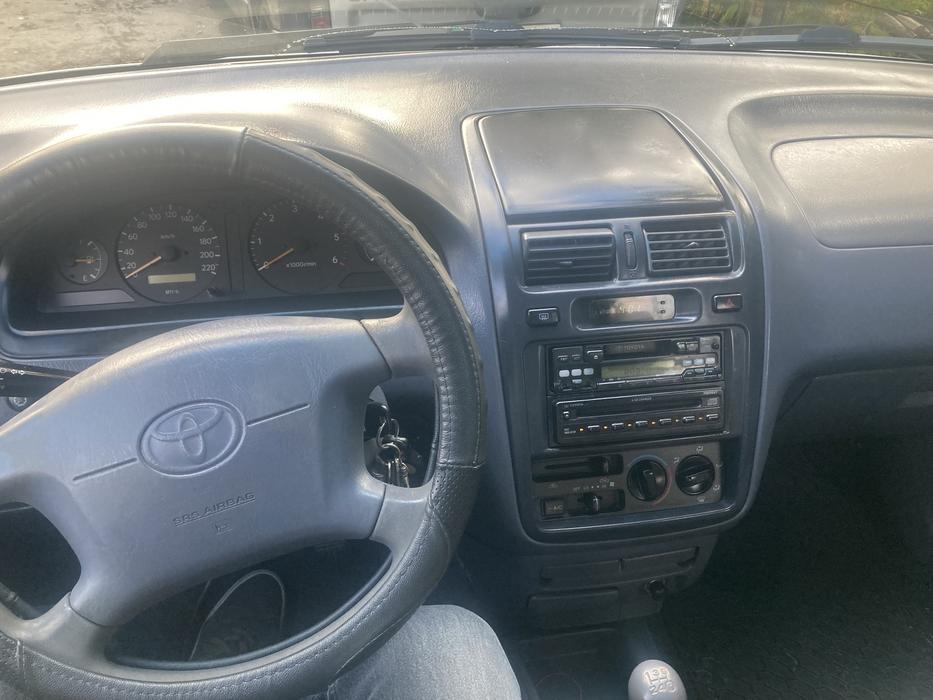 Легковий автомобіль photo 1