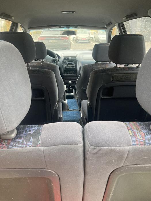 Легковий автомобіль photo 2