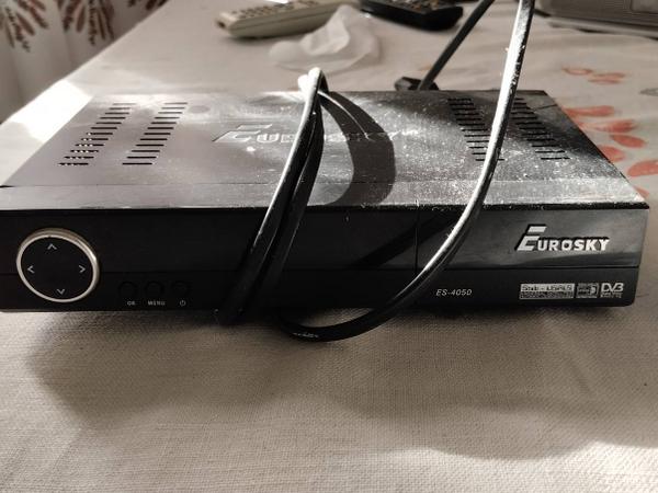 Продам спутниковый тюнер. фото