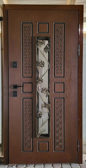 Вхідні броньовані двері фото 1