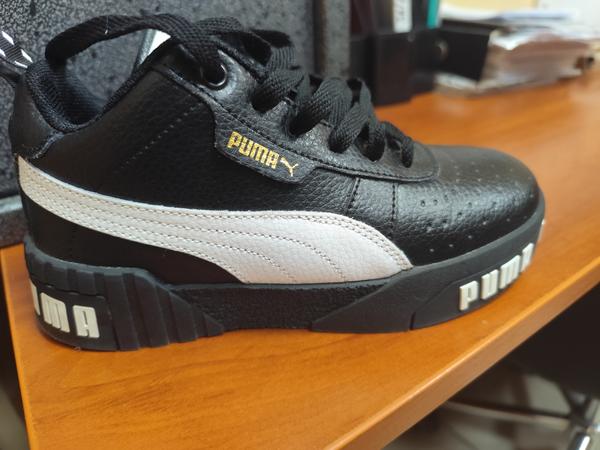 Кросівки photo