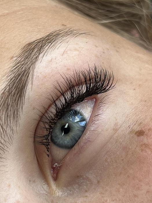 Нарощення вій photo 1