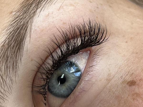 Нарощення вій photo