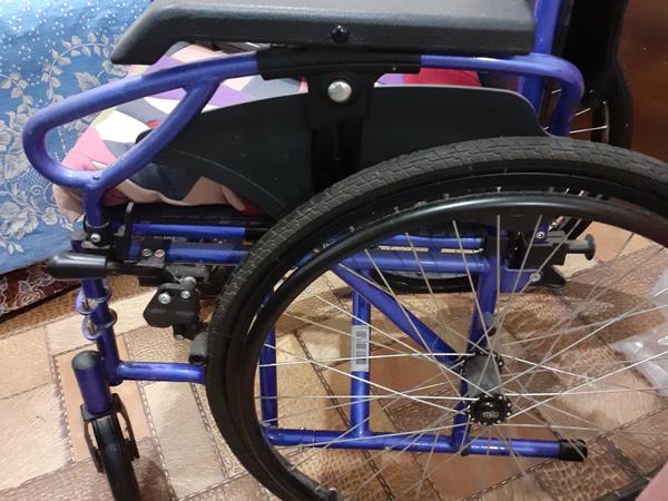 Інвалідна коляска photo