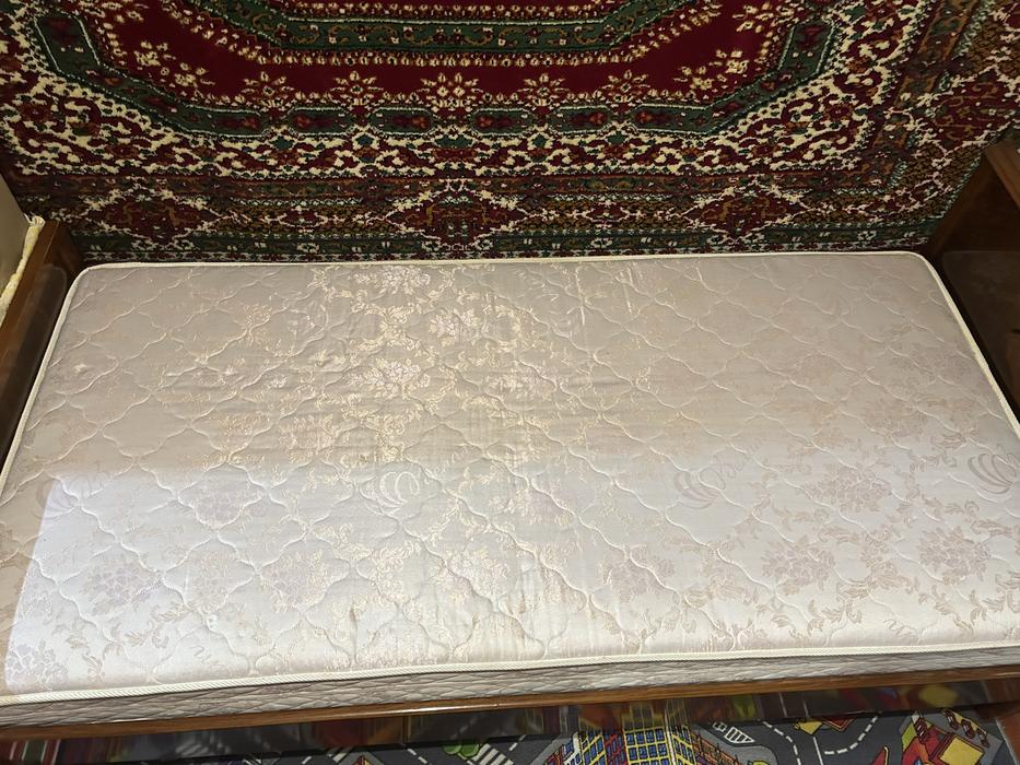 Продам кровать з ортопедичним матрацом фото 2