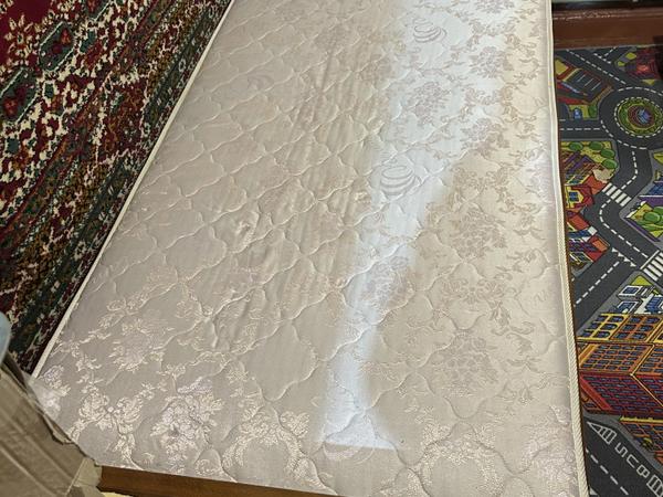 Продам кровать з ортопедичним матрацом фото