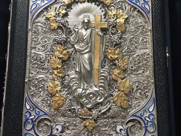 Біблія ручної роботи. фото