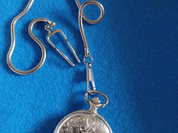 Вінтажний кишеньковий годинник від Louis Dino photo