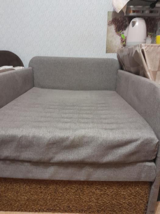 Крісло і теливізор фото 1