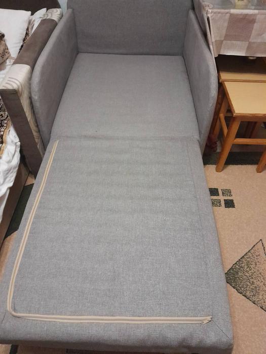 Крісло і теливізор фото 3