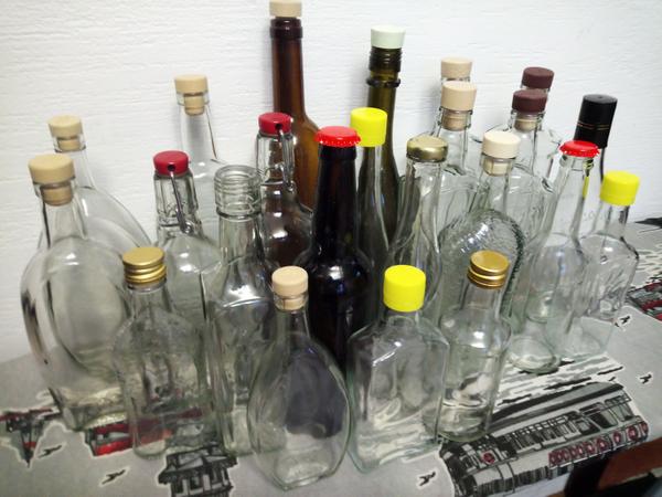 Винна склянна пляшка photo