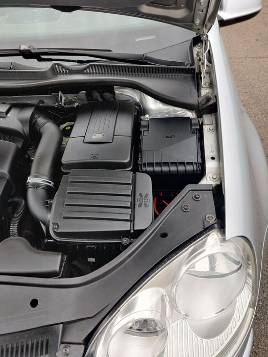 Golf v 1.6 MPI 6300$ photo 3