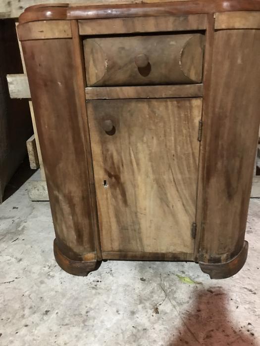 Антикварна тумбочка фото 3