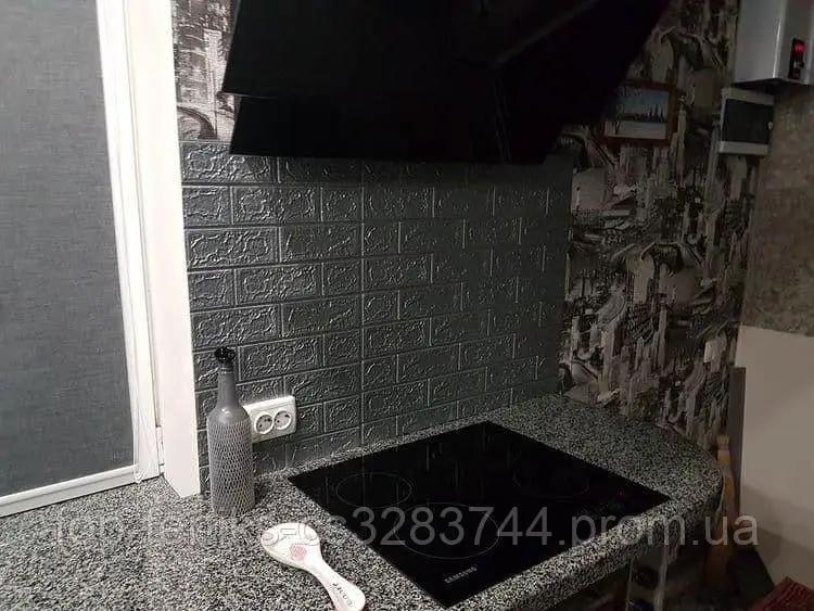 Самоклеюча декоративна 3D панель під срібну цеглу фото 7