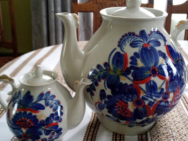 Вінтажний набір із двох чайників photo