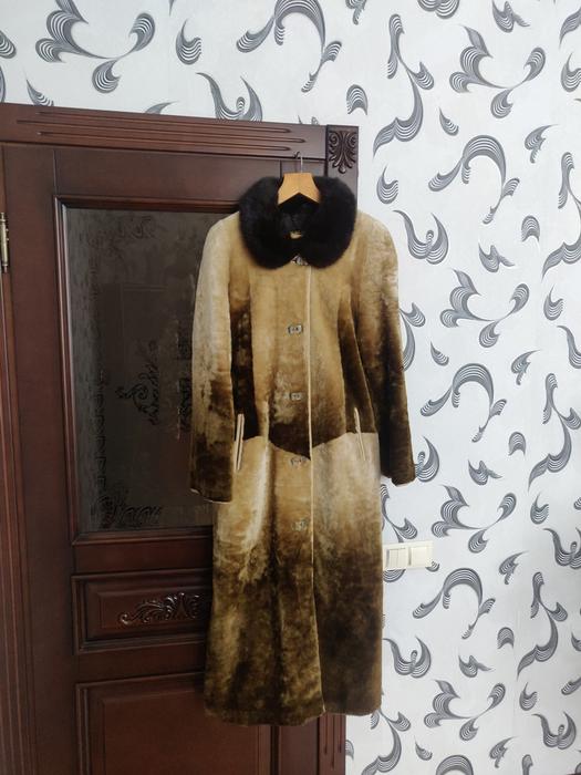Продам  длинную теплую  шубу из натуральной овчины photo 3