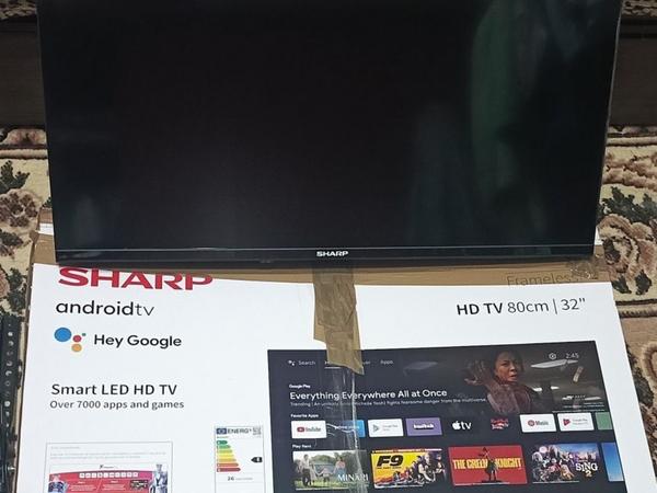 Смарт ТВ SHARP 32" з кріпленням на стіну фото