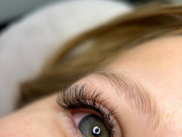 Нарощування вій фото