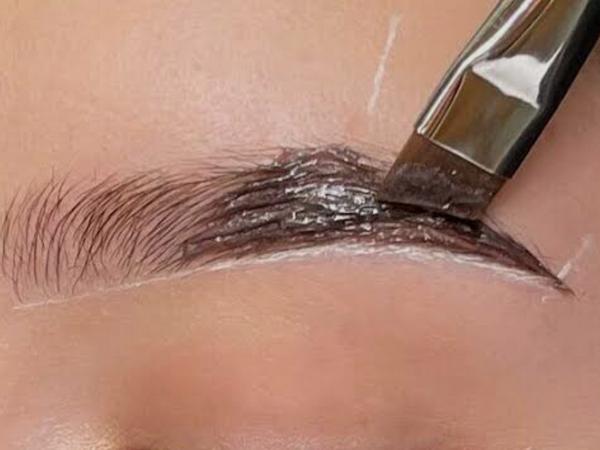 Фарбування та корекція брів photo