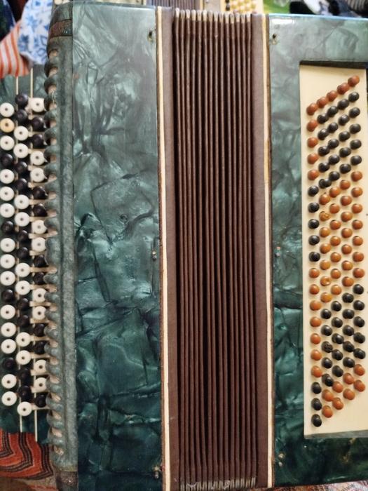 Продам баяны б/у photo 3