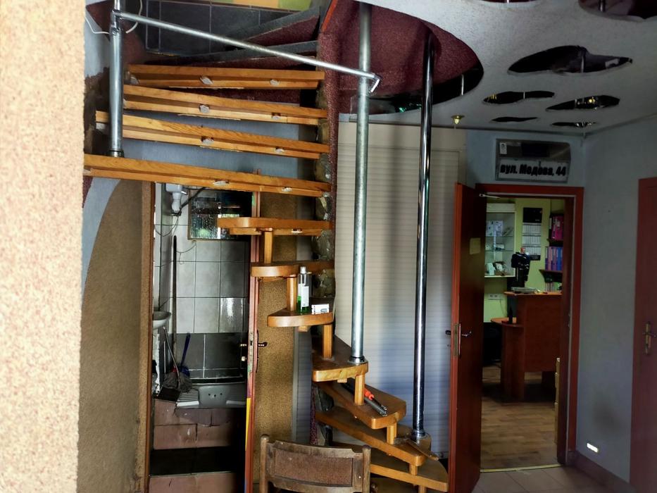 Продаж комерційної будівлі вул. М. Лобачевського фото 3