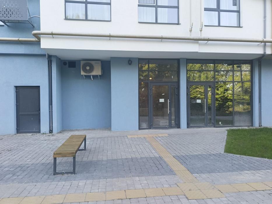 Фасадне комерційне приміщення вул. Карла Мікльоша фото 2