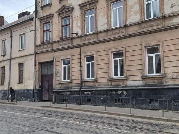 2-кімнатна квартира в ближньому центрі Львова photo