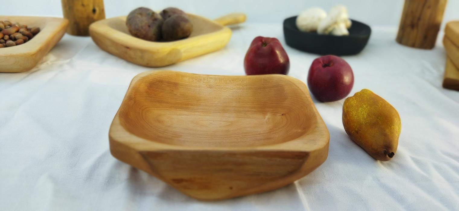 Дерев'яна таріль з живим краєм photo 2