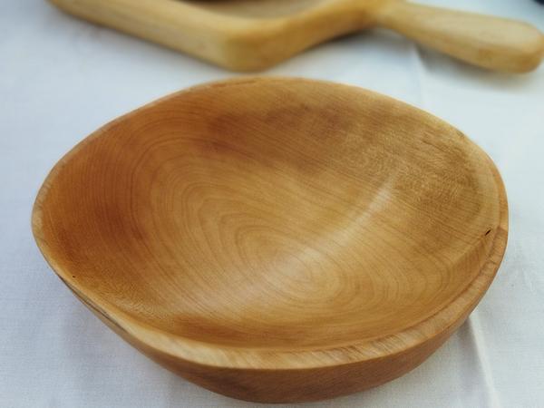 Дерев'яна тарілочка photo