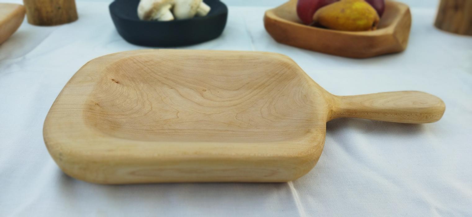 Дерев'яна таріль з ручкою. photo 1