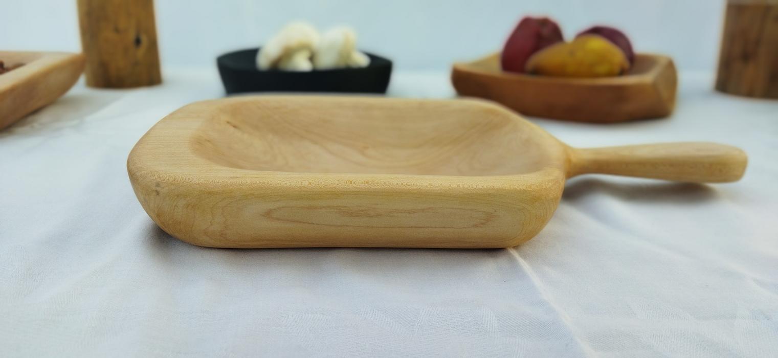 Дерев'яна таріль з ручкою. photo 2