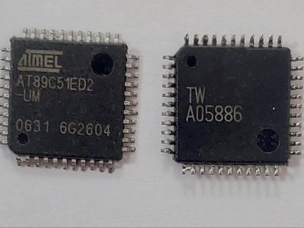 Мікроконтроллер AT89C51ED2-UM TQFP44 photo