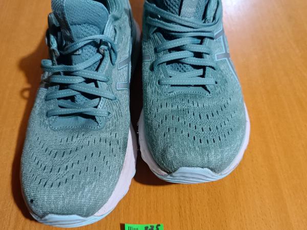 Продам кросівки відомих брендів photo