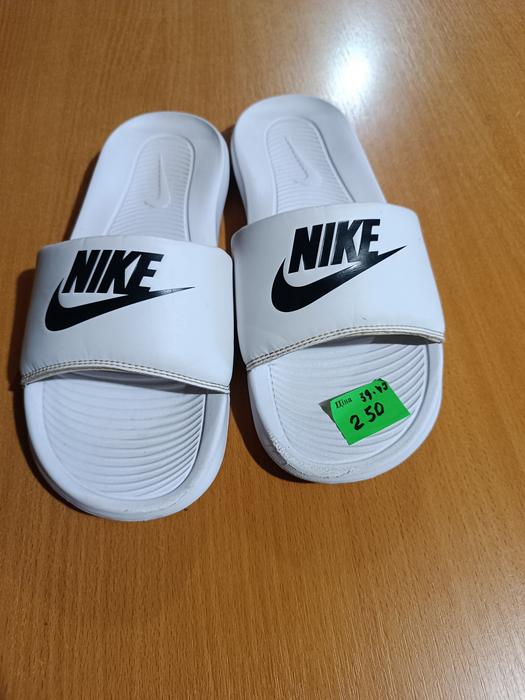 Продам кросівки відомих брендів photo 3