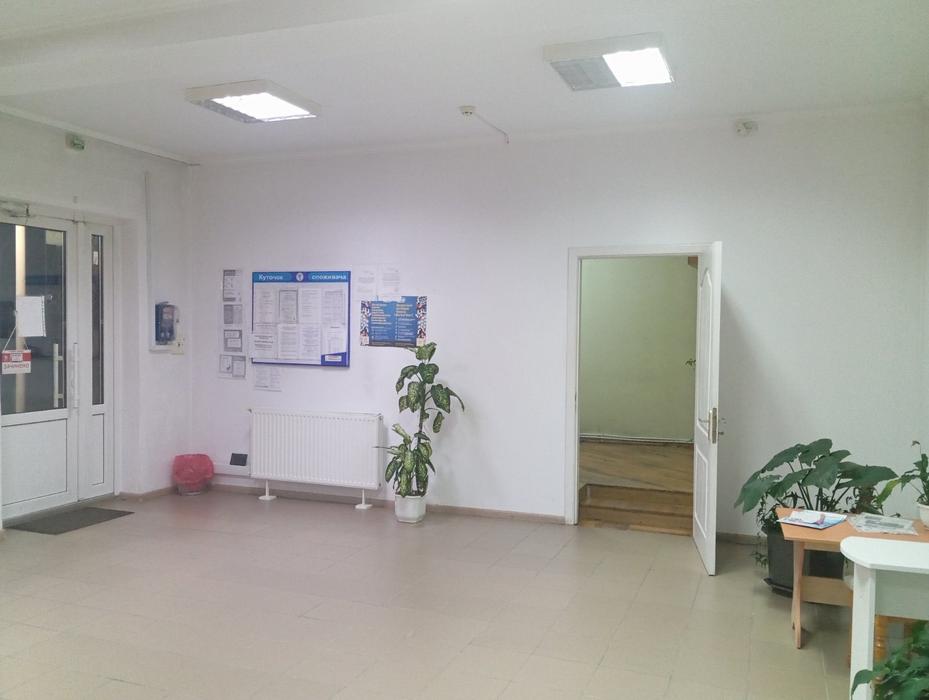 Продаж комерційного приміщення фото 3