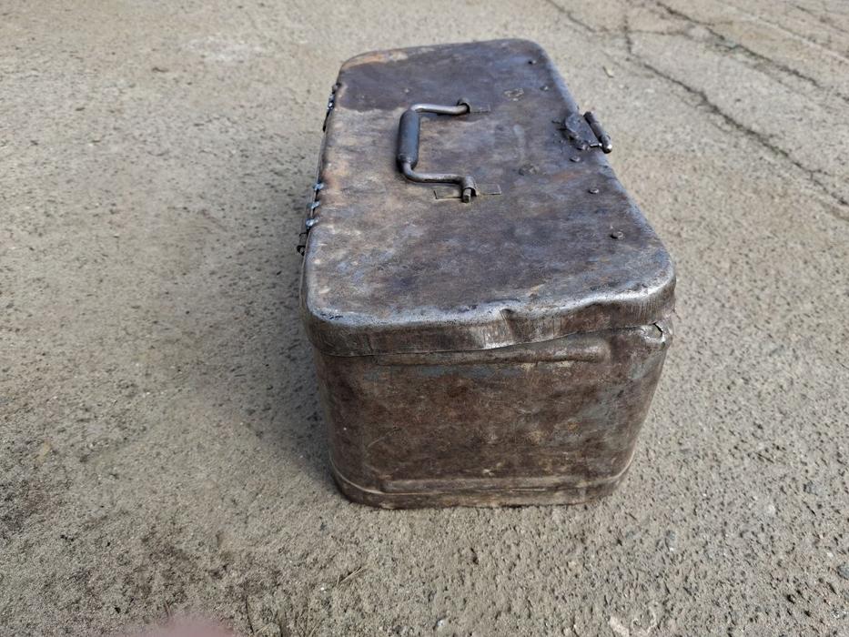 Металевий ящик photo 1