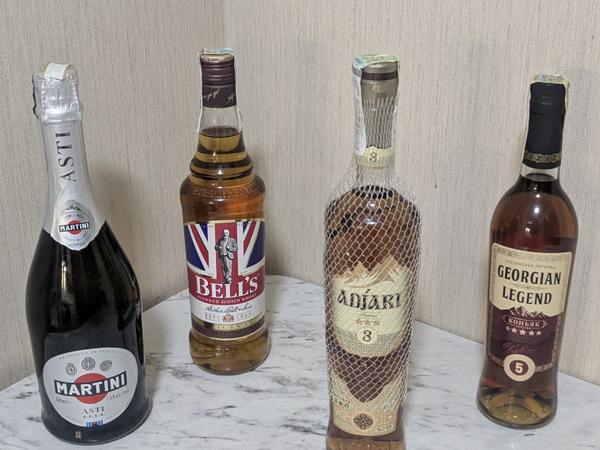 Набор элитного алкоголя: Мартини, Виски, Коньяки фото